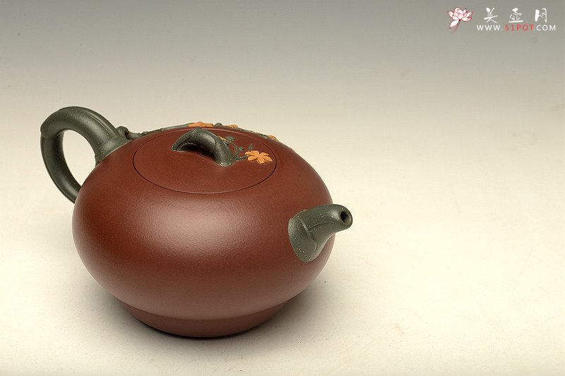 紫砂壶图片：当今实力派黄云云作品  迎春花 - 宜兴紫砂壶网