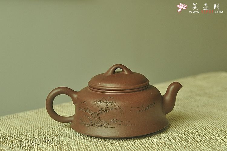 紫砂壶图片：陈进最新力作 温文尔雅 敦厚古朴 全手紫缘 - 宜兴紫砂壶网