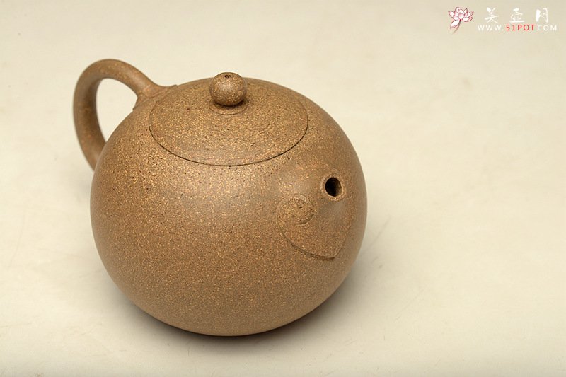 紫砂壶图片：深情连连 敦厚可人 优质段泥 全手嵌盖如意西施   - 宜兴紫砂壶网