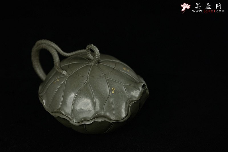 紫砂壶图片：紫砂臻品 荷叶微卷有清香之和合套壶 孙伟强张新亚合作 至美清廉 - 宜兴紫砂壶网