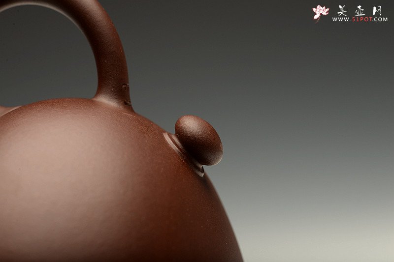紫砂壶图片：神韵探寻 全手三足水平 实力体现 舒展大气 - 宜兴紫砂壶网