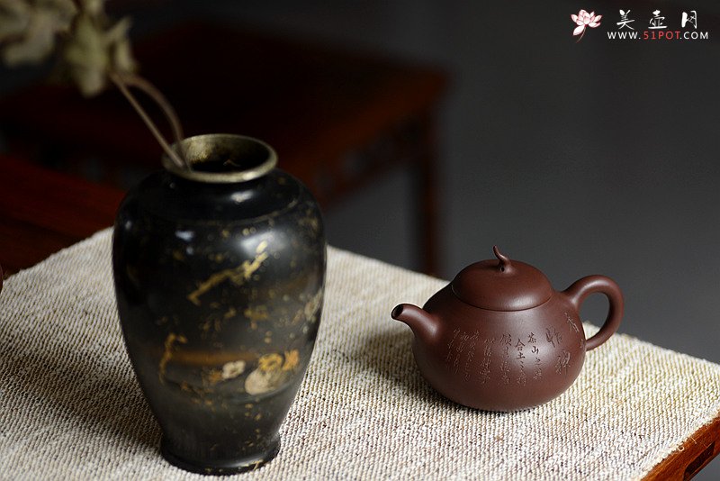 紫砂壶图片：生机曼妙 温润如玉 全手匏瓜 优质老紫泥 - 宜兴紫砂壶网