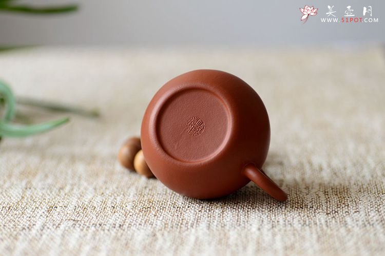 紫砂壶图片：风韵各不同o(∩_∩)o   黄金朱泥之全手西施 传统全手的魅力 - 宜兴紫砂壶网