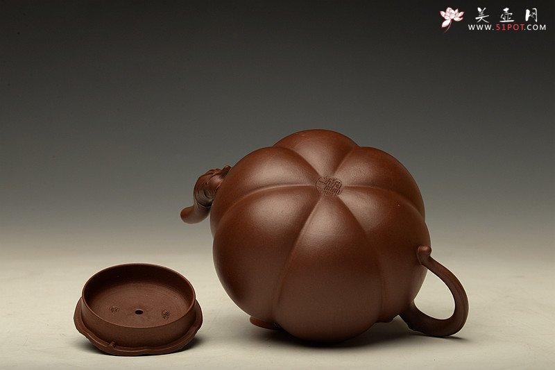 紫砂壶图片：顾正芳甲午年新作 薄胎筋囊花器 饱满挺拔 线条优美 全手工六瓣南瓜 - 宜兴紫砂壶网