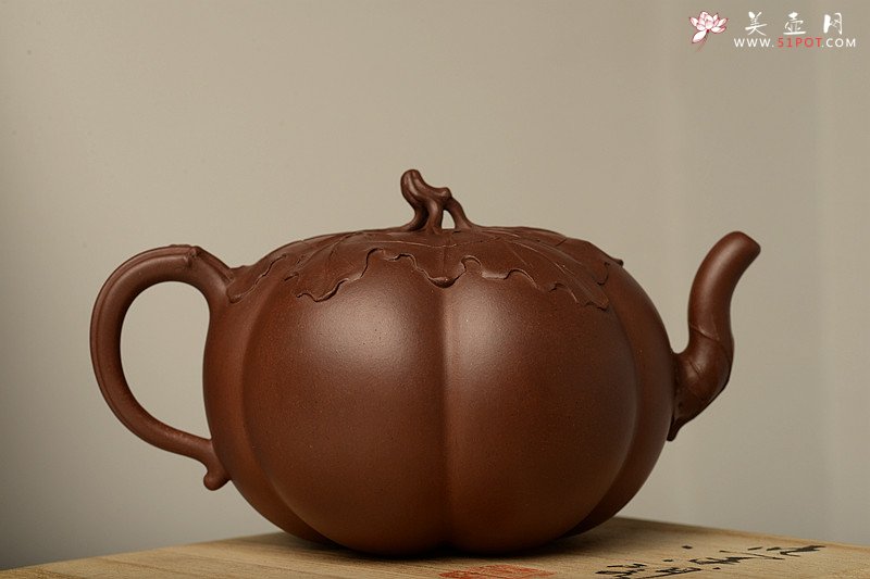 紫砂壶图片：顾正芳甲午年新作 薄胎筋囊花器 饱满挺拔 线条优美 全手工六瓣南瓜 - 宜兴紫砂壶网