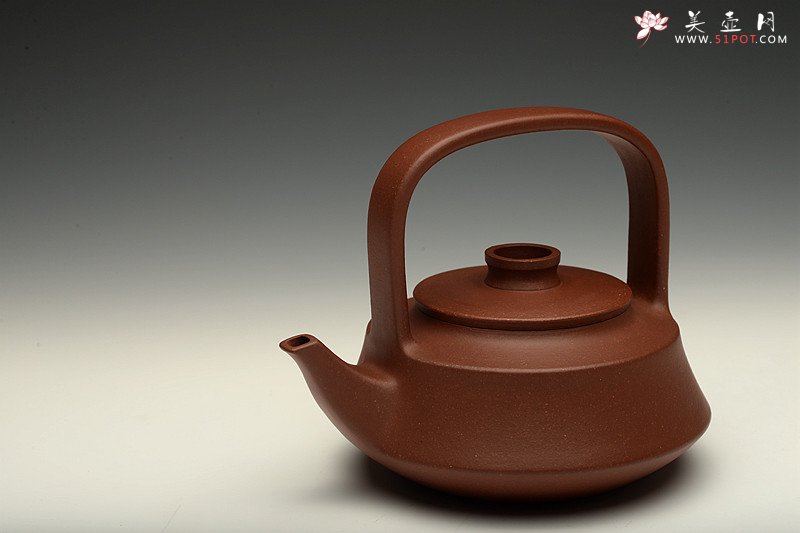 紫砂壶图片：潘小东甲午年新作 潜力派 全手玉带提梁 智行方圆 颇有难度 - 宜兴紫砂壶网
