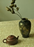 紫砂壶图片：陈进最新力作 温文尔雅 敦厚古朴 全手紫缘 - 宜兴紫砂壶网