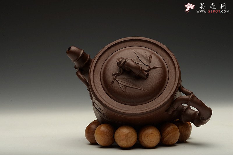 紫砂壶图片：陈腐老紫泥 精致花货之小竹段 居不可无竹o(∩_∩)o 仅1把不接受定做 - 宜兴紫砂壶网