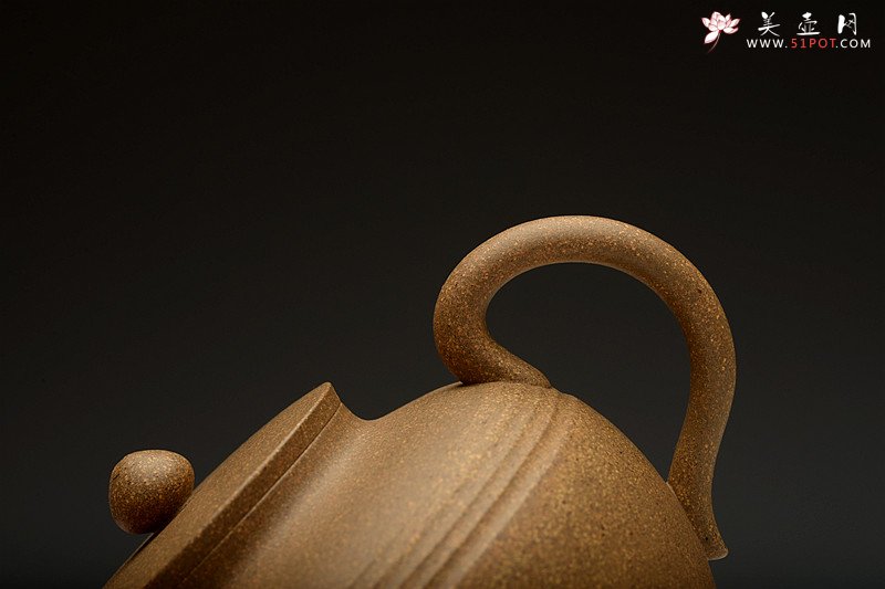 紫砂壶图片：独特韵味 古色古香 于洪霞新作 全手汉韵 饱满俊雅 - 宜兴紫砂壶网