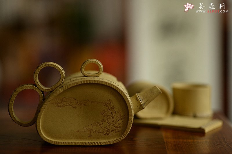 紫砂壶图片：朱牧清装饰 结构巧妙 自然得趣  全手青山云外 - 宜兴紫砂壶网