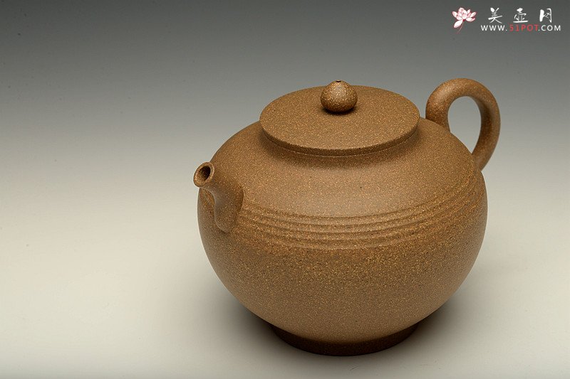 紫砂壶图片：独特韵味 古色古香 于洪霞新作 全手汉韵 饱满俊雅 - 宜兴紫砂壶网