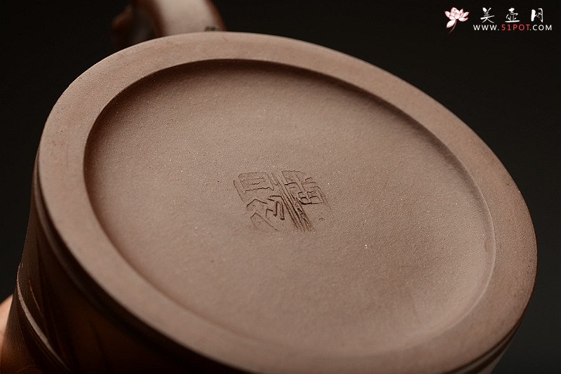 紫砂壶图片：陈腐老紫泥 仅一件不接受定做 手法老辣 花货潜力股 精致三友 - 宜兴紫砂壶网