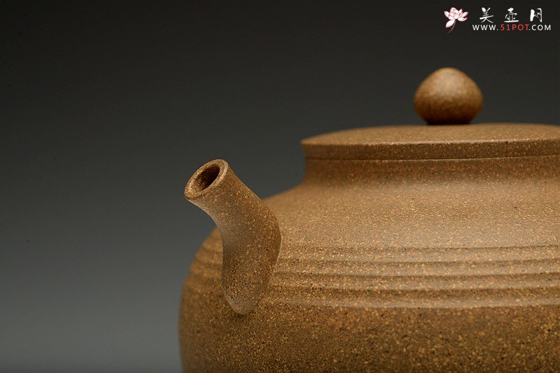 紫砂壶图片：独特韵味 古色古香 于洪霞新作 全手汉韵 饱满俊雅 - 宜兴紫砂壶网