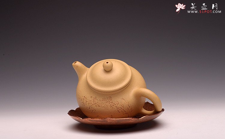 紫砂壶图片：实用有趣 本山绿之全手小莲子 刻绘古朴 - 宜兴紫砂壶网