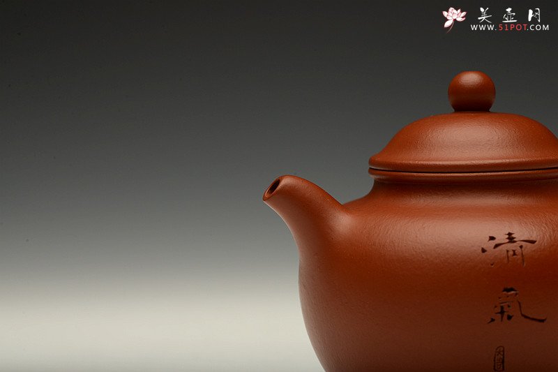 紫砂壶图片：俊秀飘逸 线条优美 摹古朱泥秋水 刀法精炼 - 宜兴紫砂壶网
