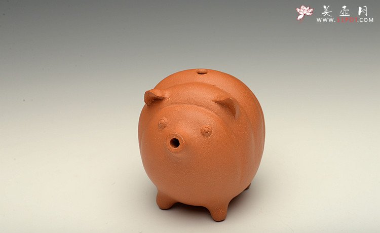 紫砂壶图片：施奇华老艺人全手茶宠锦集 文房茶宠水注之福猪 - 宜兴紫砂壶网