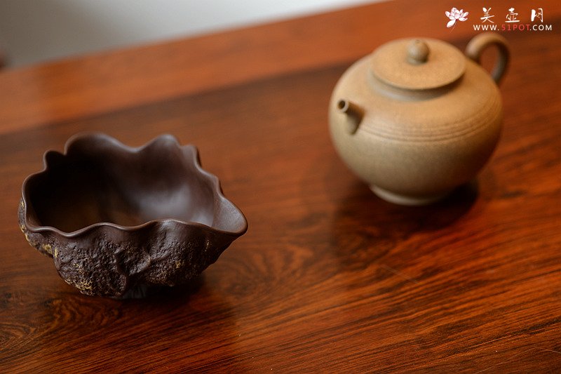 紫砂壶图片：美壶特惠  刘景风格 全手莲蓬荷叶公道 茶盘雅物~ - 宜兴紫砂壶网