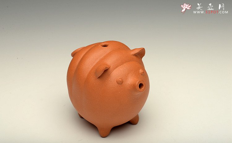 紫砂壶图片：施奇华老艺人全手茶宠锦集 文房茶宠水注之福猪 - 宜兴紫砂壶网