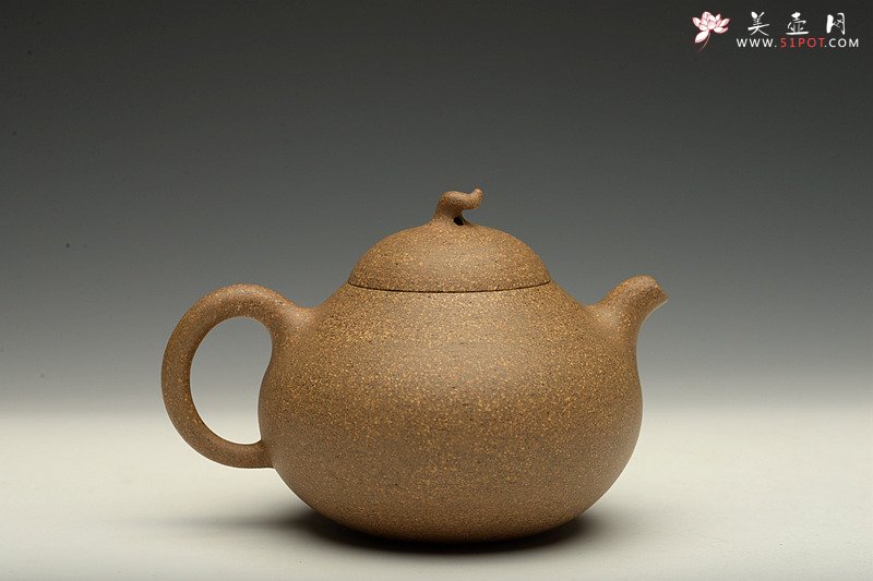 紫砂壶图片：于洪霞全手段泥小梨  仅此一件 小中见大 精气神到位 - 宜兴紫砂壶网
