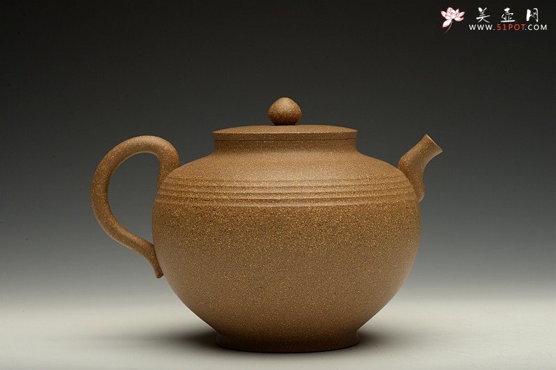 紫砂壶图片：独特韵味 古色古香 于洪霞新作 全手汉韵 饱满俊雅 - 宜兴紫砂壶网