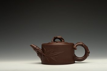 紫砂壶图片：陈腐老紫泥 仅一件不接受定做 手法老辣 花货潜力股 精致三友 - 宜兴紫砂壶网