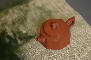 紫砂壶图片：唐文新作 稳重大气   全手八方柱础 - 宜兴紫砂壶网