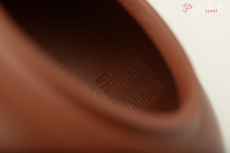 紫砂壶图片：精工实力派储俊伟代表作 厚雅飘逸  全手处处如意 - 宜兴紫砂壶网