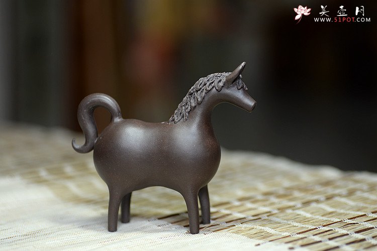 紫砂壶图片：马到吉象~ 施奇华特色文房茶宠 全手工 颇有玩味~ - 宜兴紫砂壶网