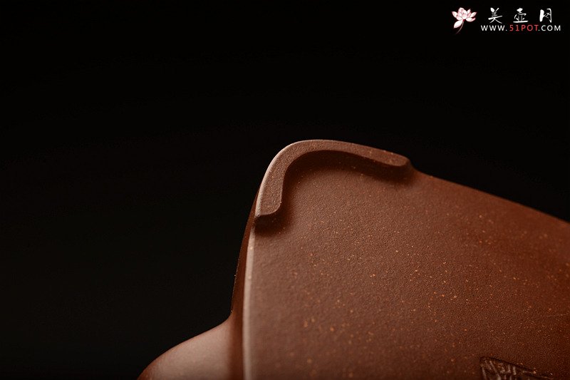 紫砂壶图片：全手工拍打成型 难度极高 孤棱 精工代表作 - 宜兴紫砂壶网