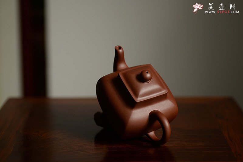 紫砂壶图片：许学军最新力作 浑方寓圆 挺拔大气 全手方韵 - 宜兴紫砂壶网