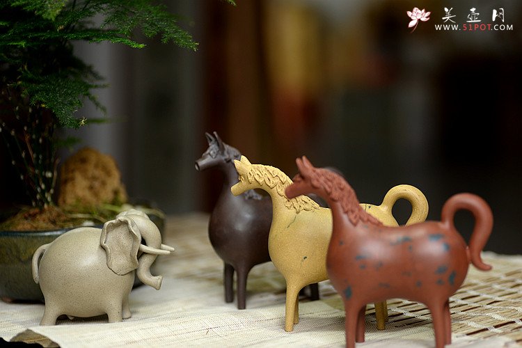 紫砂壶图片：马到吉象~ 施奇华特色文房茶宠 全手工 颇有玩味~ - 宜兴紫砂壶网