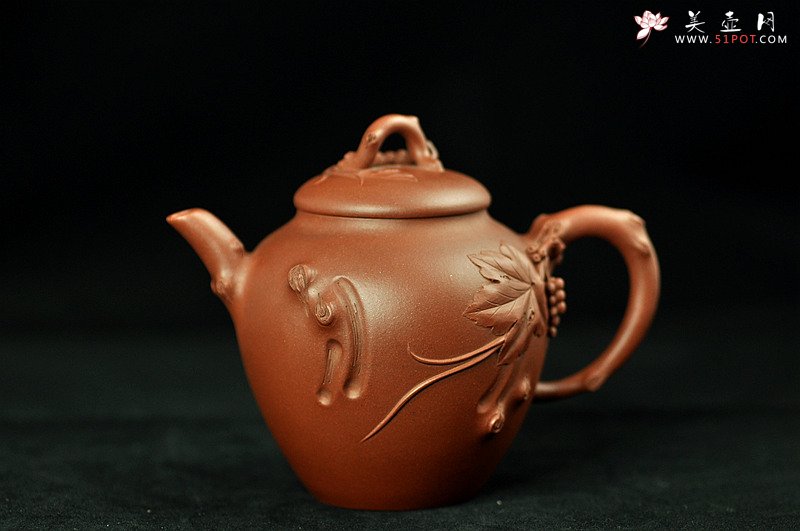 紫砂壶图片：原创花货 文气之作 葡萄宝瓶 孙伟强张新亚合作 丰收喜庆 - 宜兴紫砂壶网