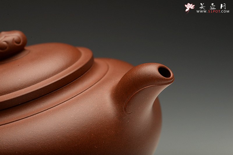 紫砂壶图片：精工实力派储俊伟代表作 厚雅飘逸  全手处处如意 - 宜兴紫砂壶网