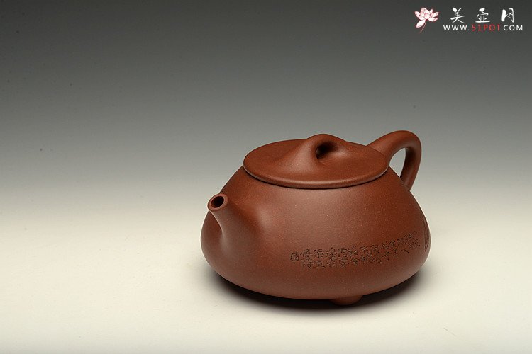 紫砂壶图片：优质青水泥 传统实用 文气装饰 中石瓢 - 宜兴紫砂壶网