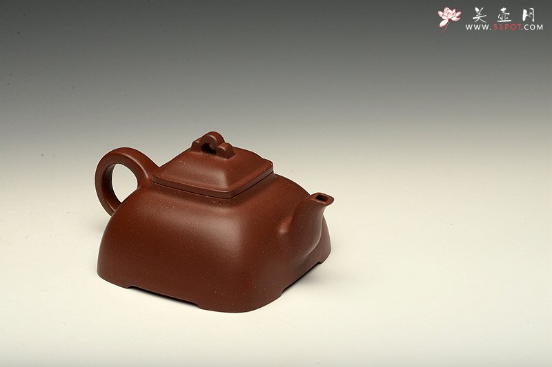紫砂壶图片：全手工拍打成型 难度极高 孤棱 精工代表作 - 宜兴紫砂壶网