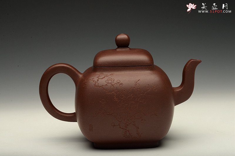 紫砂壶图片：何卫枫最新力作 高工陈宏林精心装饰 全手鸣远四方 端庄俊秀 - 宜兴紫砂壶网