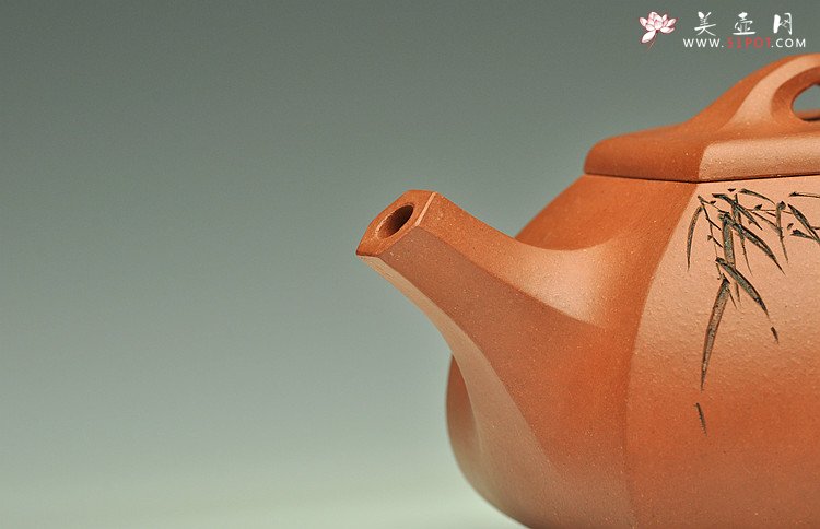 紫砂壶图片：线条流畅 挺拔有力  六方石瓢  实用佳品 - 宜兴紫砂壶网