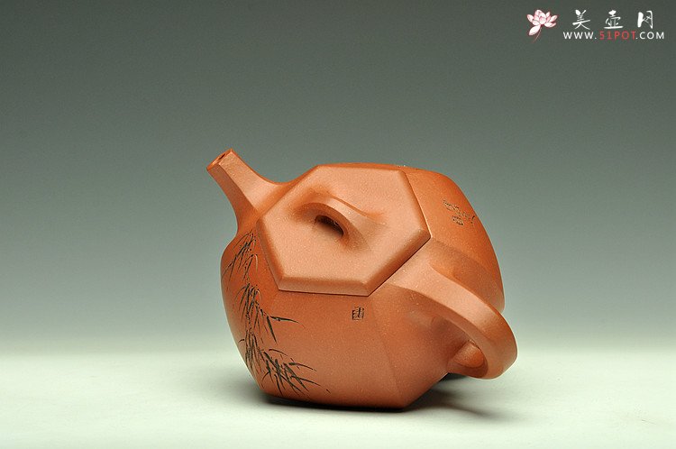 紫砂壶图片：线条流畅 挺拔有力  六方石瓢  实用佳品 - 宜兴紫砂壶网