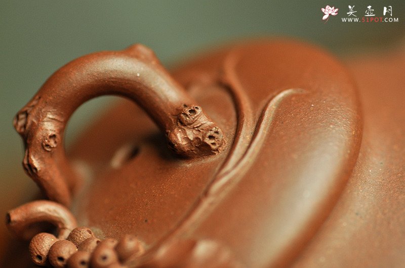 紫砂壶图片：原创花货 文气之作 葡萄宝瓶 孙伟强张新亚合作 丰收喜庆 - 宜兴紫砂壶网