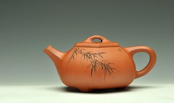 紫砂壶图片：线条流畅 挺拔有力  六方石瓢  实用佳品 - 宜兴紫砂壶网