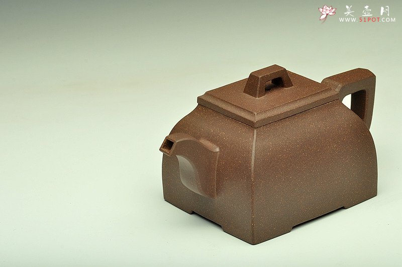 紫砂壶图片：厚重大气  全手琮鼎四方 - 宜兴紫砂壶网