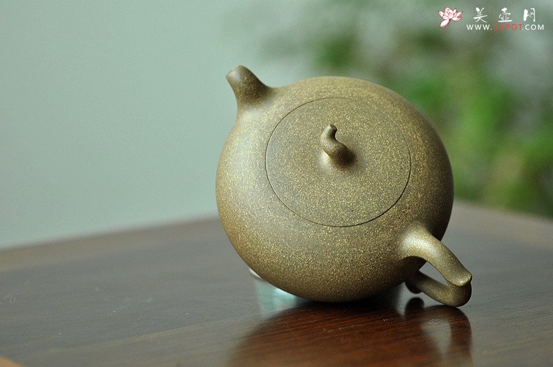 紫砂壶图片：精灵清雅 线条流畅  全手文气茄瓜 普洱利器 - 宜兴紫砂壶网