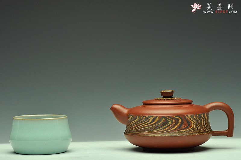 紫砂壶图片：国工闵祥君作品 习习清风引碧云 通透绞泥 全手碧云 古韵十足 - 宜兴紫砂壶网