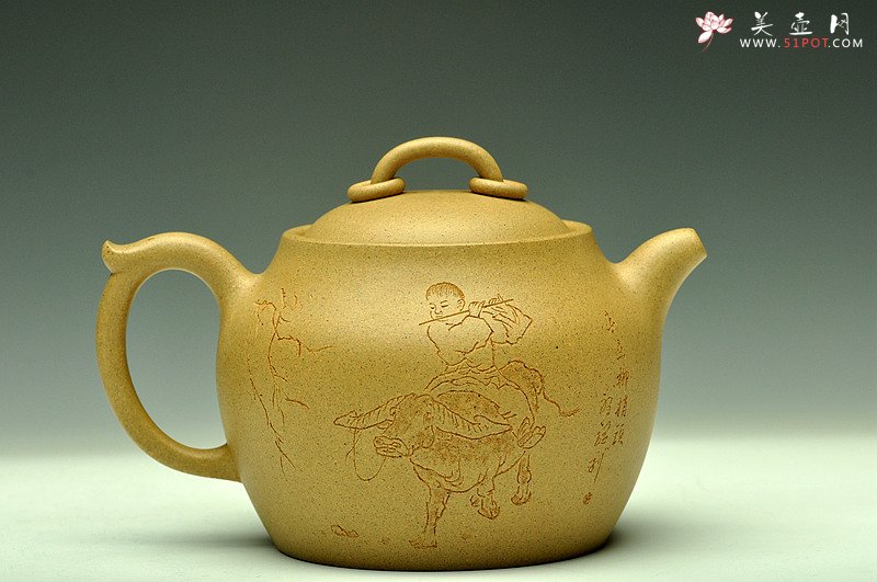 紫砂壶图片：文气作品  线条含蓄流畅 全手虚极 - 宜兴紫砂壶网