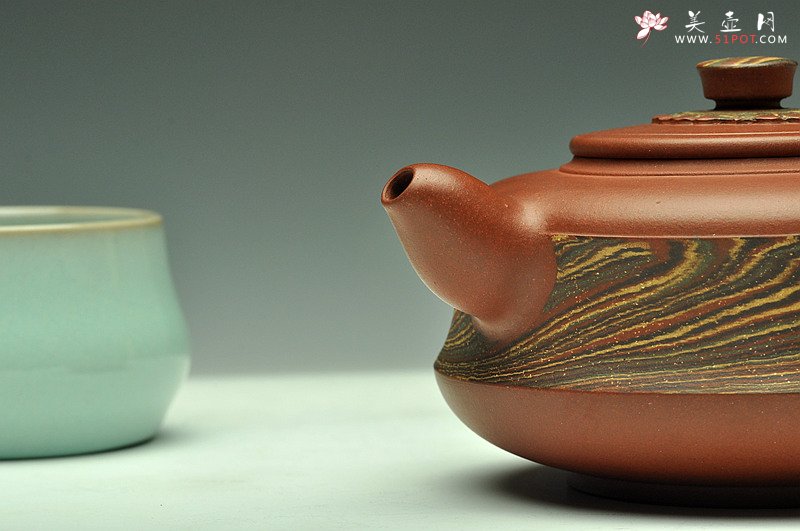 紫砂壶图片：国工闵祥君作品 习习清风引碧云 通透绞泥 全手碧云 古韵十足 - 宜兴紫砂壶网