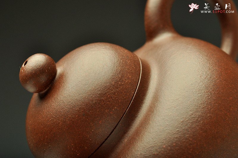 紫砂壶图片：传统实用 做工精致 极品陈腐老紫泥 全手高帽壶 - 宜兴紫砂壶网