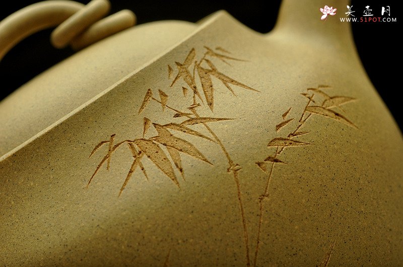 紫砂壶图片：文气作品  线条含蓄流畅 全手虚极 - 宜兴紫砂壶网