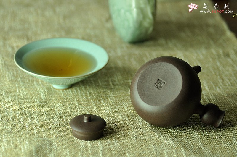 紫砂壶图片：金钱镂空~ 煮茶品茗 侧把巨轮 夏日风情~  电陶炉烧水 - 宜兴紫砂壶网