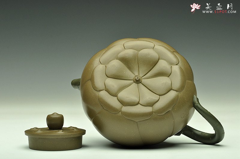紫砂壶图片：原创作品孙伟强张新亚合作 灵秀之作 大气清美 宝莲 - 宜兴紫砂壶网