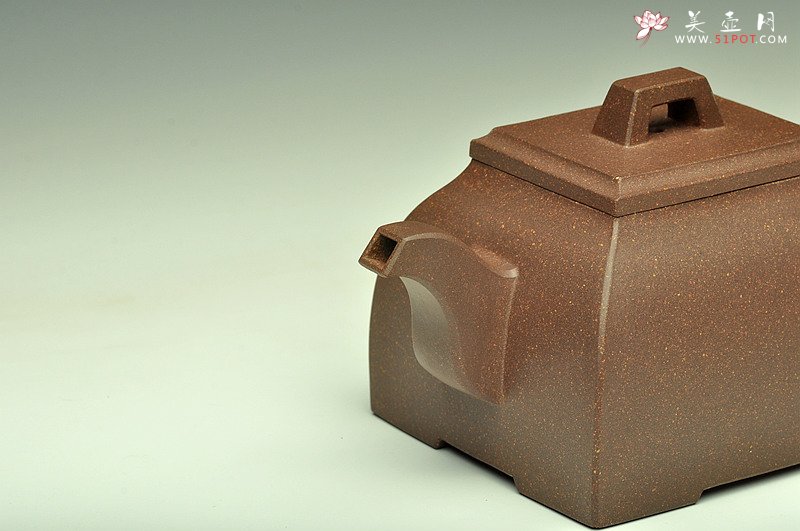 紫砂壶图片：厚重大气  全手琮鼎四方 - 宜兴紫砂壶网